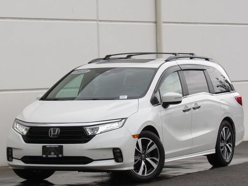 Used 2022 Honda Odyssey Touring image 1