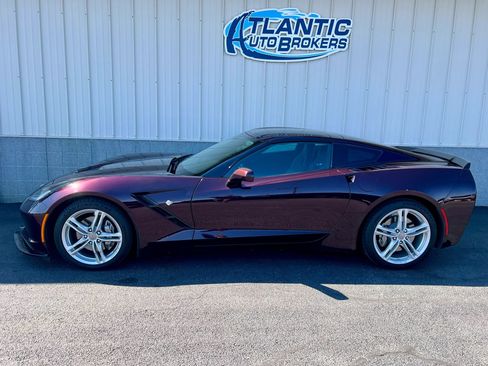 Used 2017 Chevrolet Corvette Stingray Coupe w/ 1LT RWD image 2