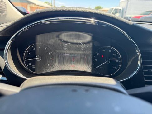 Used 2020 Buick Encore Essence FWD image 14