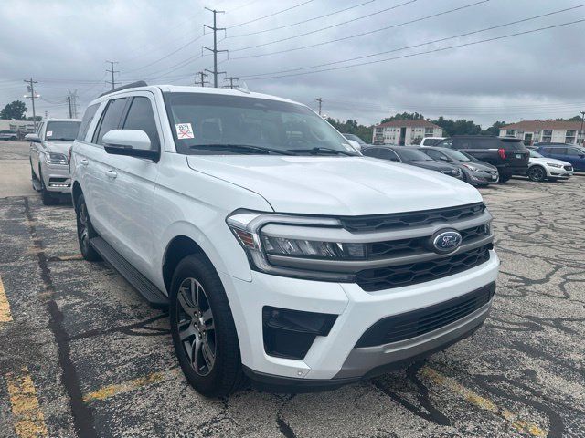 Used 2024 Ford Expedition XLT RWD image 5