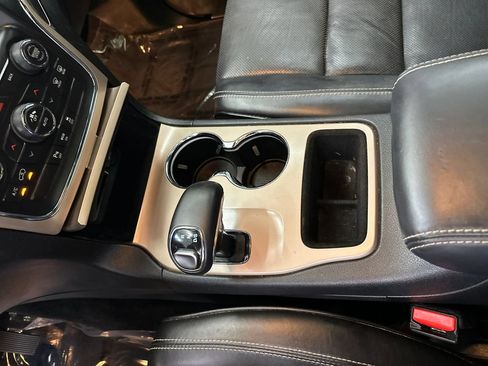 Used 2014 Jeep Grand Cherokee Overland RWD image 33