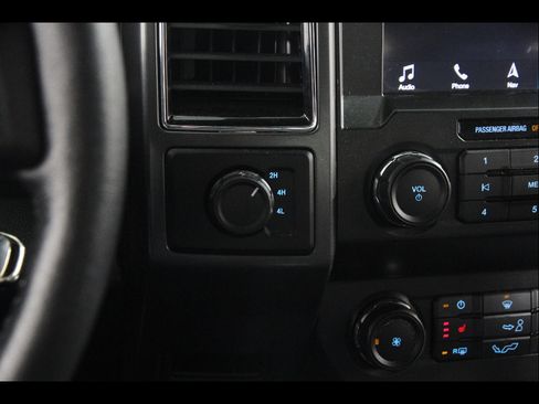 Used 2019 Ford F150 XLT w/ Equipment Group 302A Luxury AWD/4WD image 15