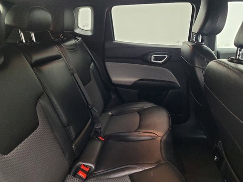 Used 2024 Jeep Compass Latitude image 19