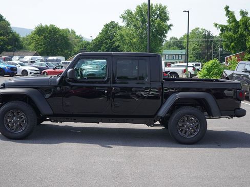 New 2025 Jeep Gladiator Sport image 17