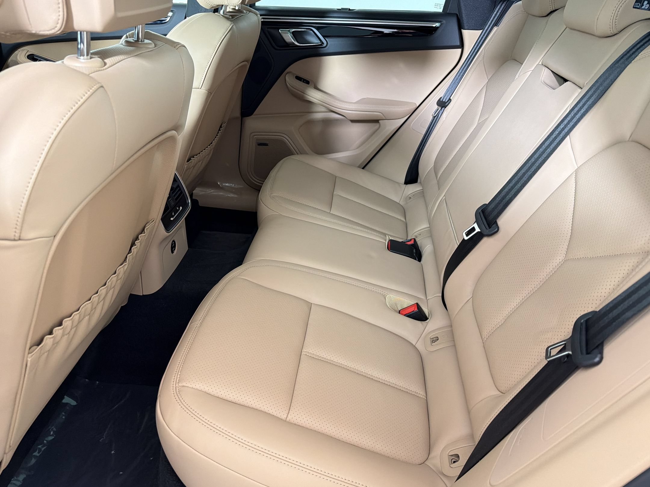 Used 2026 Porsche Macan AWD/4WD image 26