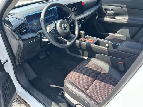 New 2026 Nissan Kicks SR w/ SR Premium Package FWD image 13