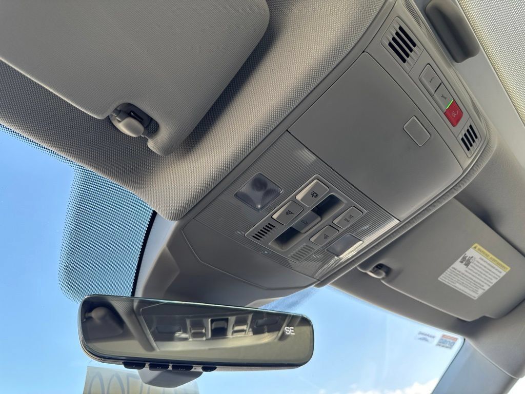 Used 2026 Volkswagen Jetta SEL FWD image 23