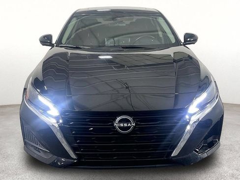 Used 2025 Nissan Altima 2.5 SL AWD/4WD image 4