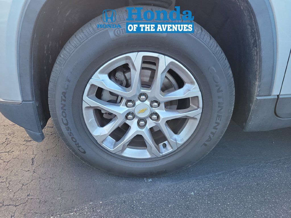 Used 2020 Chevrolet Traverse LT FWD image 4
