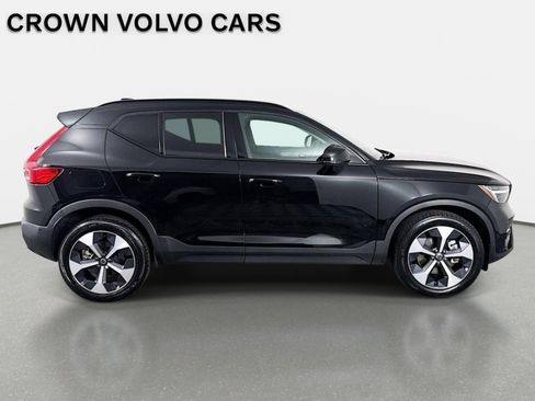 Used 2026 Volvo XC40 B5 Plus AWD/4WD image 5