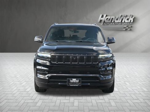 Used 2022 Jeep Grand Wagoneer Series II AWD/4WD image 3