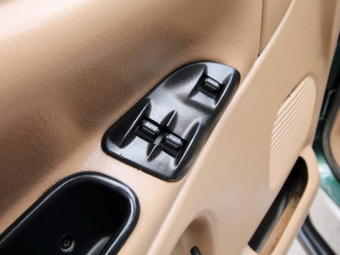 Used 2002 Dodge Ram 2500 Truck SLT image 20