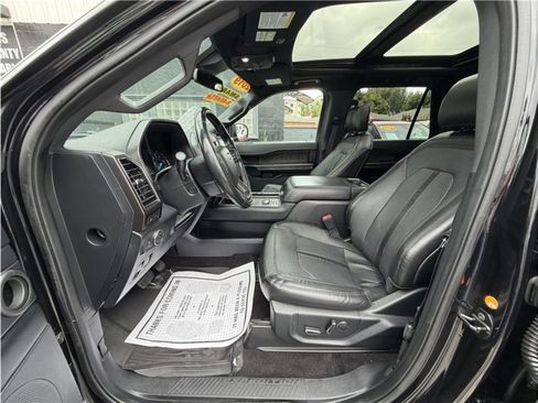 Used 2019 Ford Expedition Limited w/ Equipment Group 301A AWD/4WD image 17