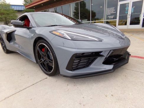 Used 2024 Chevrolet Corvette Stingray Preferred Cpe w/ 2LT image 3