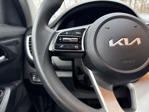Certified 2023 Kia Seltos LX image 17