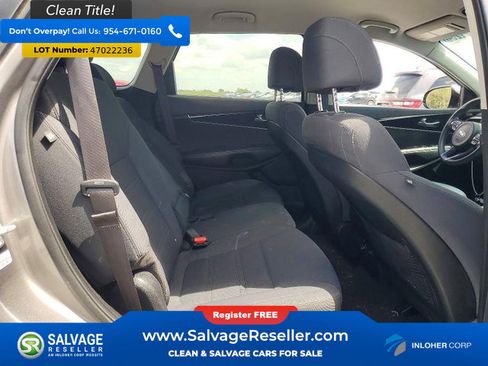 Used 2017 Kia Sorento AWD image 5