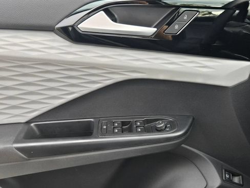 Certified 2023 Volkswagen Taos S FWD image 27