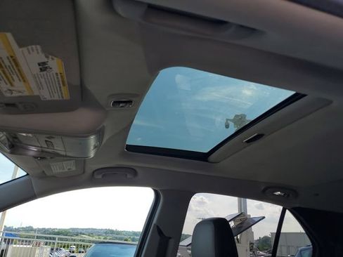 Used 2019 Chevrolet Equinox Premier AWD/4WD image 25