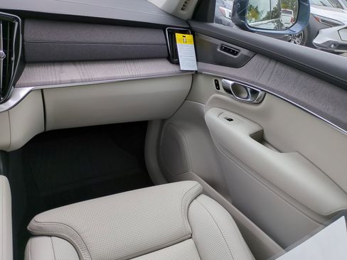 New 2026 Volvo XC90 T8 Ultra image 15