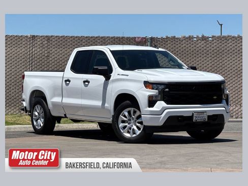 Certified 2025 Chevrolet Silverado 1500 Custom RWD image 1