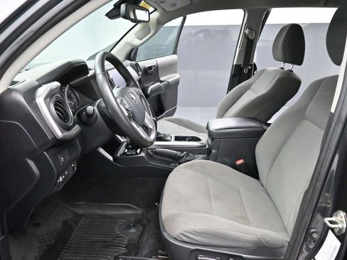 Used 2020 Toyota Tacoma SR5 image 11