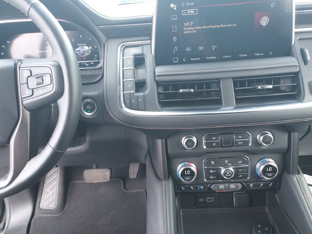 Used 2024 GMC Yukon AT4 w/ Technology Package AWD/4WD image 20
