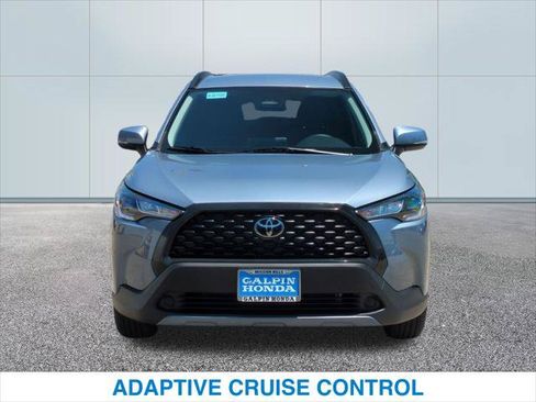 Used 2024 Toyota Corolla Cross LE FWD image 3
