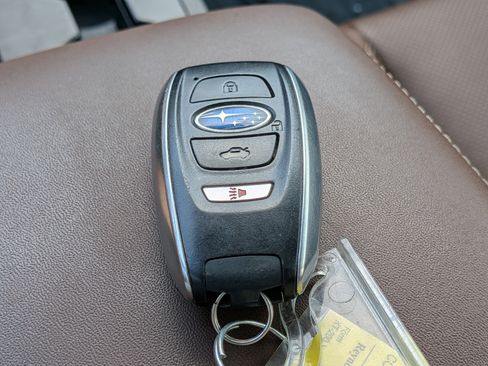 Used 2018 Subaru Outback 2.5i Touring AWD/4WD image 34