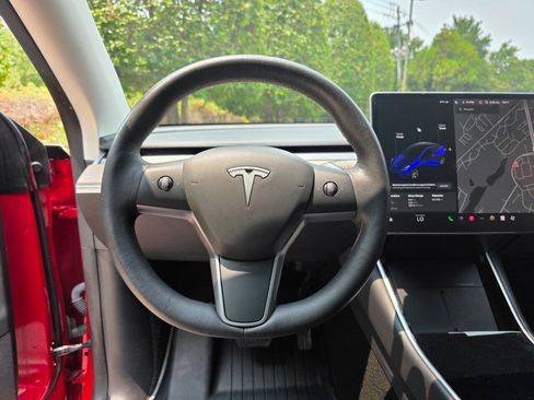 Used 2021 Tesla Model Y 2WD image 16