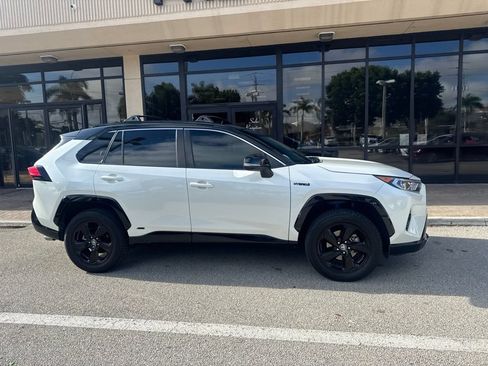 Used 2021 Toyota RAV4 XSE w/ XSE Grade Weather Package AWD/4WD image 4