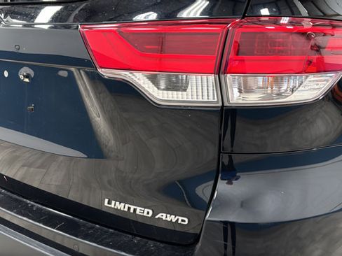 Used 2017 Toyota Highlander Limited Platinum AWD/4WD image 40