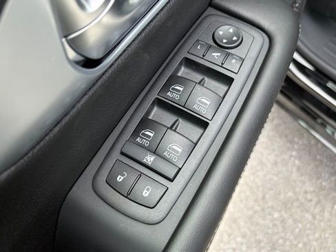 New 2026 Chrysler Pacifica Limited w/ Uconnect Theater Family Group FWD image 51