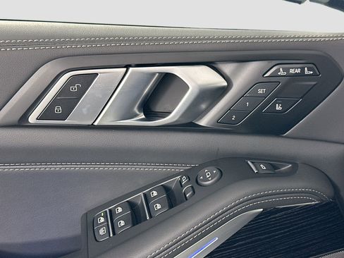 New 2026 BMW X7 xDrive40i w/ M Sport Package image 17