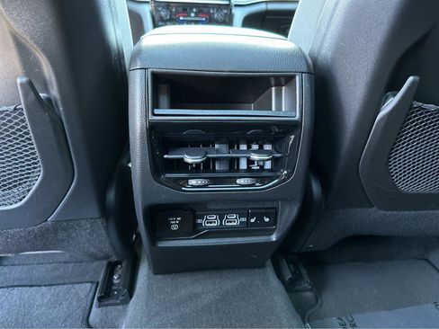 Used 2022 Jeep Grand Cherokee Limited 4xe image 17