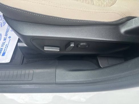 Used 2022 Ford Escape SE w/ Convenience Package FWD image 28