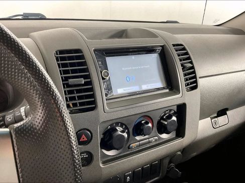 Used 2012 Suzuki Equator Premium RWD image 9