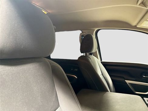 Used 2017 Nissan Titan SV image 26