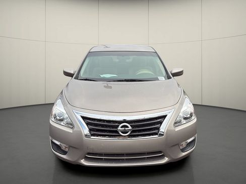 Used 2013 Nissan Altima 2.5 SV FWD image 2