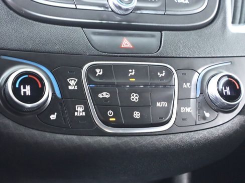 Used 2019 Chevrolet Malibu LT FWD image 22