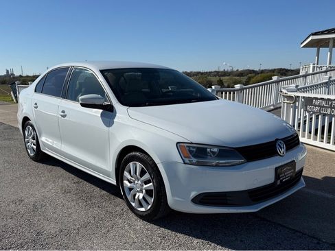 Used 2014 Volkswagen Jetta SE image 3