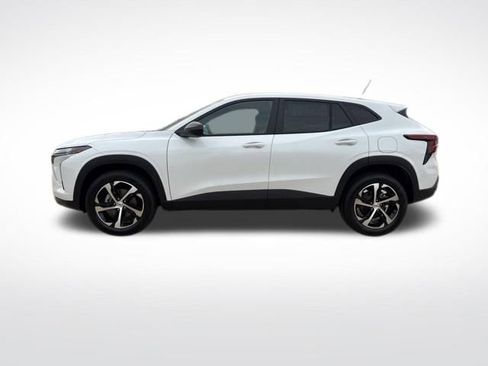 New 2026 Chevrolet Trax RS w/ Sunroof Package image 2