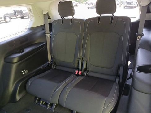 Used 2023 Jeep Grand Cherokee L Laredo RWD image 10