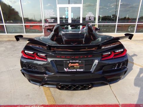 Used 2024 Chevrolet Corvette Z06 w/ Z07 Performance Package RWD image 7