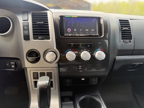 Used 2013 Toyota Tundra 2WD CrewMax w/ SR5 Pkg image 21