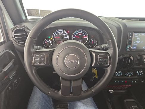 Used 2018 Jeep Wrangler Unlimited Rubicon AWD/4WD image 11