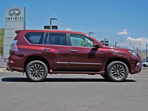 Used 2019 Lexus GX 460 Premium w/ Premium Package AWD/4WD image 9