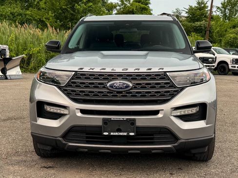 Used 2022 Ford Explorer XLT w/ Equipment Group 202A AWD/4WD image 8