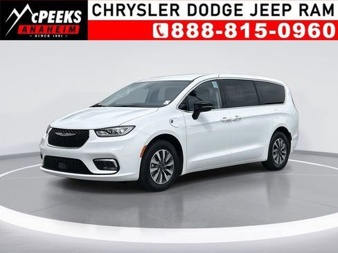 New 2024 Chrysler Pacifica Select image 1