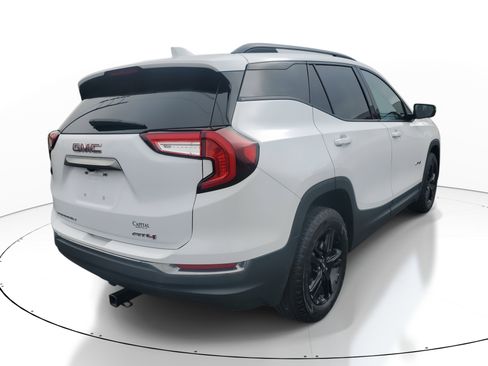 Used 2022 GMC Terrain AT4 image 3