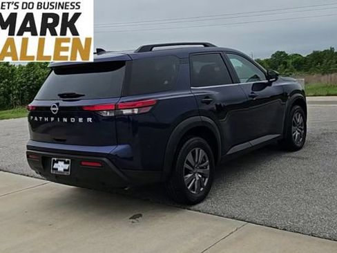 Used 2025 Nissan Pathfinder SV FWD image 8